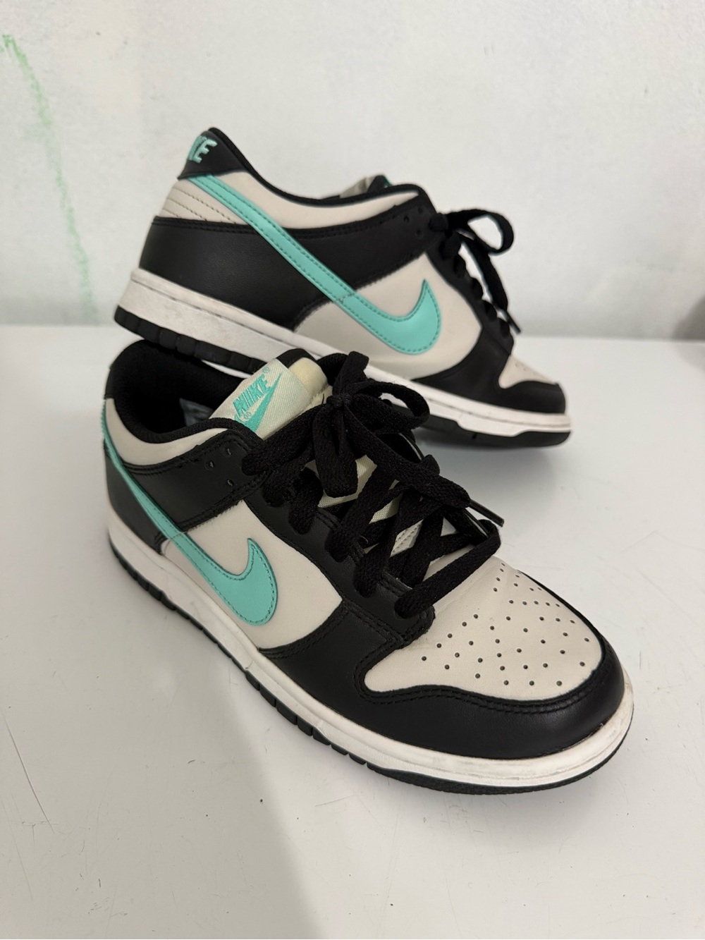 Nike Kids Low-Top Sneakers in Black, White & Teal